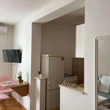 Apartman Lola Novi Sad Exterior photo