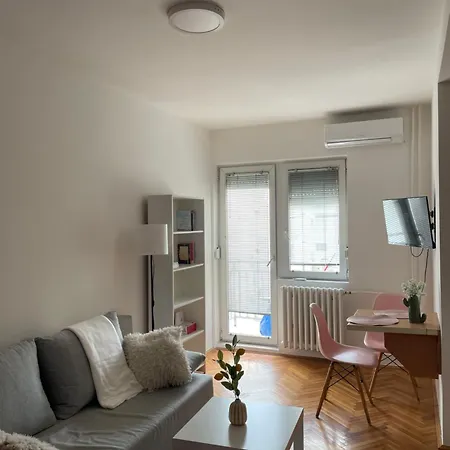 Apartman Lola Novi Sad Exterior photo