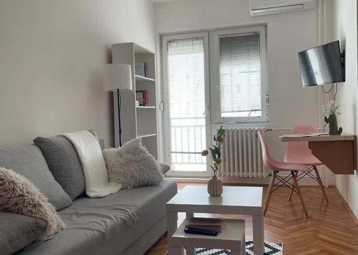 Apartman Lola